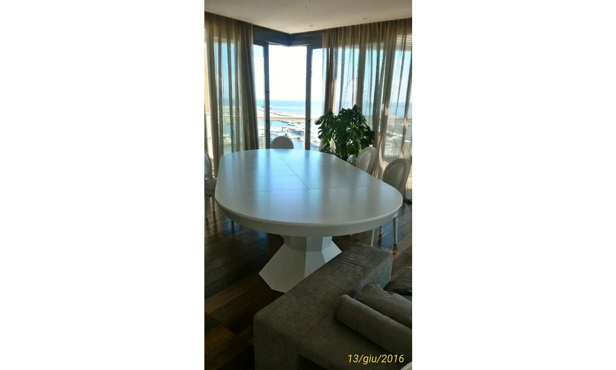 round extendable table