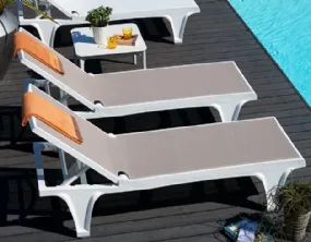 Sunbed with Thermoplastic Frame and Replaceable Cover
