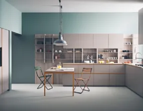 Kitchen with Peninsula Table