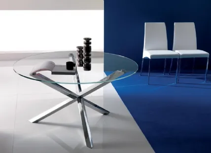 Crystal table with chromed metal legs