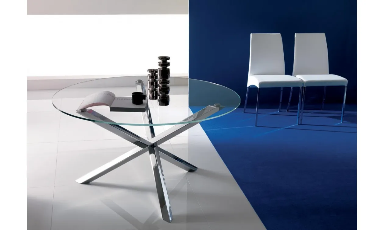 Crystal table with chromed metal legs